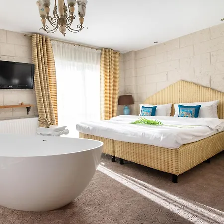 Hotel Azzun Orient Spa&Wellness Kromerowo Exterior photo