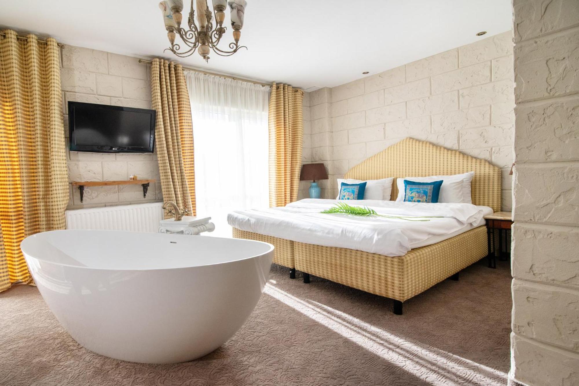 Hotell Azzun Orient Spa&wellness Kromerowo